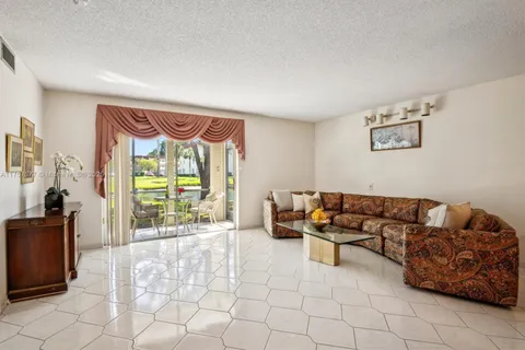 250 S Hollybrook Ter # 108, Pembroke Pines FL 33025