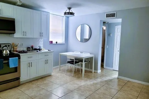 1801 S Treasure Dr # 318, North Bay Village FL 33141