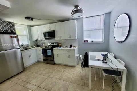 1801 S Treasure Dr # 318, North Bay Village FL 33141