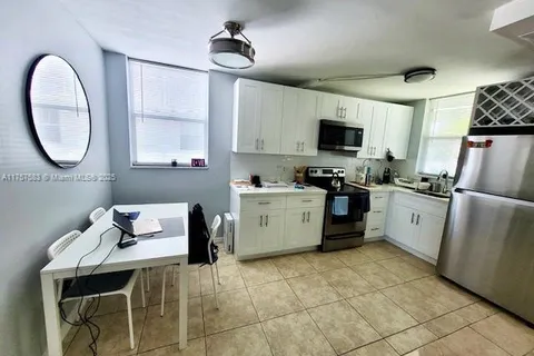 1801 S Treasure Dr # 318, North Bay Village FL 33141