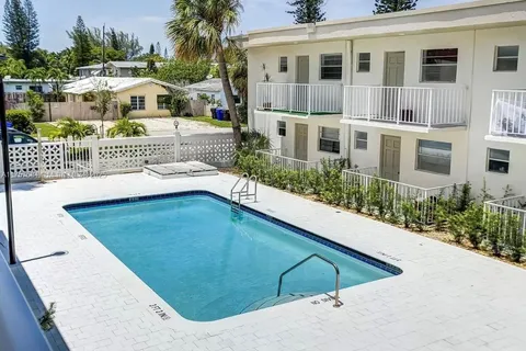 1720 Cleveland St # 206W, Hollywood FL 33020