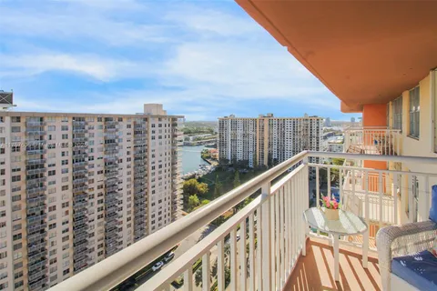 251 174 st # 2307, Sunny Isles Beach FL 33160