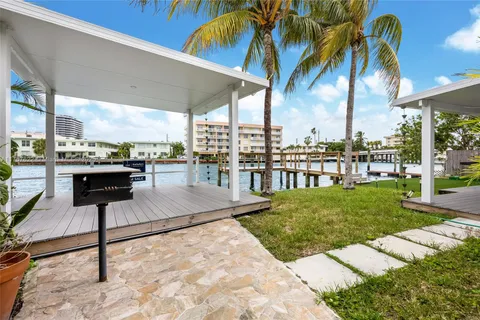 8533 Crespi Blvd, Miami Beach FL 33141