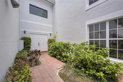 6237 Old Court Rd # 204, Boca Raton FL 33433