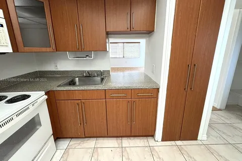 2790 NE 201 Terrace # H329, Aventura FL 33180