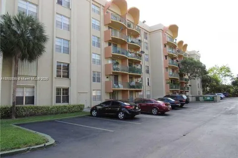 9360 Fontainebleau Blvd # 609, Miami FL 33172