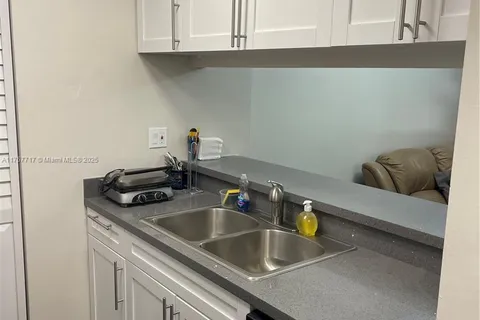 850 N Miami Ave # 207, Miami FL 33136
