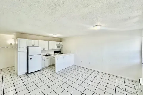 2987 NW 46th St # 3, Miami FL 33142