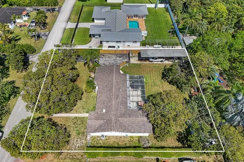 7321 SW 84th Ct, Miami FL 33143