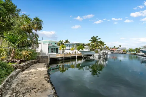 228 - 230 Apache St, Plantation Key FL 33070