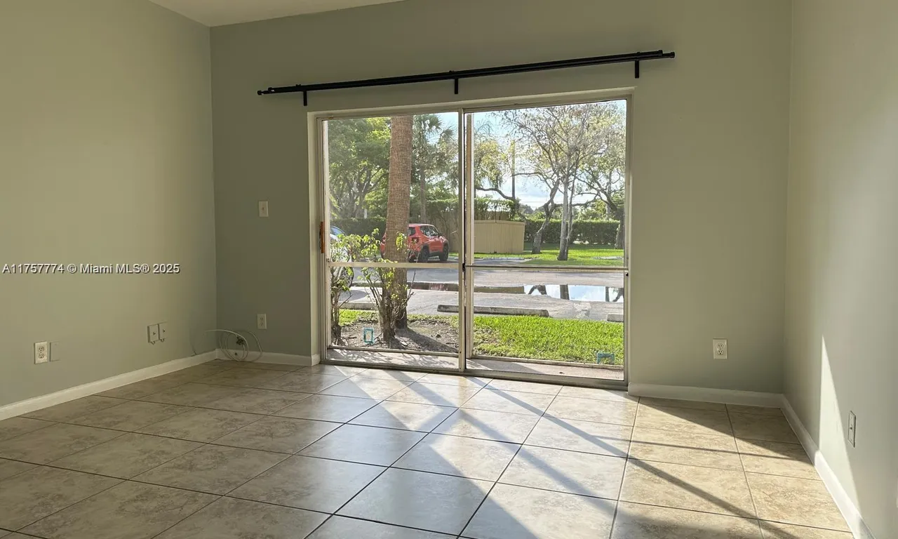 880 Cypress Park # B5, Deerfield Beach FL 33064