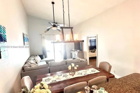 2431 SW 58th Mnr # 2, Dania Beach FL 33312