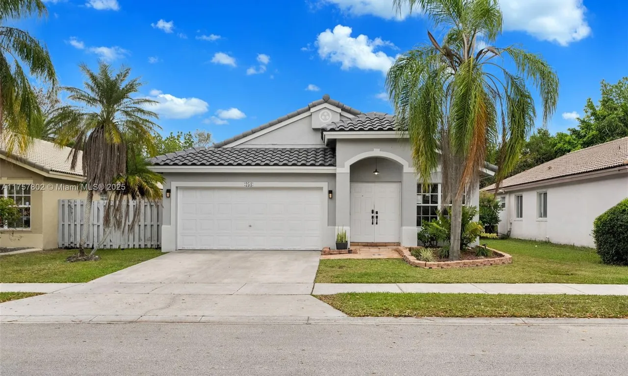 251 SW 203rd Ave, Pembroke Pines FL 33029