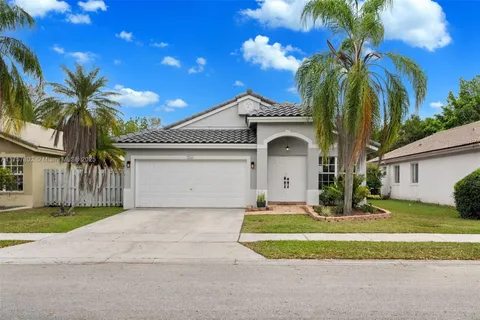 251 SW 203rd Ave, Pembroke Pines FL 33029