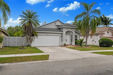 251 SW 203rd Ave, Pembroke Pines FL 33029