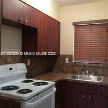 1324 NE 127th St # 12, North Miami FL 33161