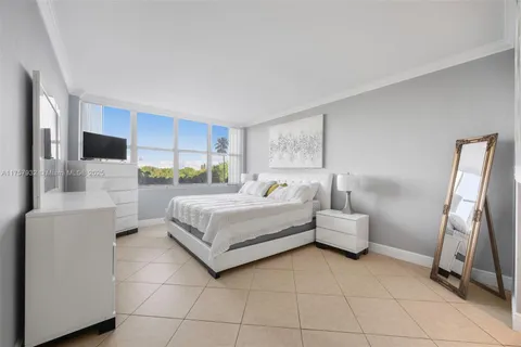 7441 Wayne Ave # 2B, Miami Beach FL 33141