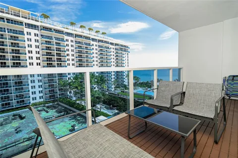 2301 Collins Ave # 921, Miami Beach FL 33139