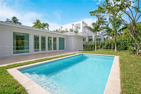 365 W Enid Dr, Key Biscayne FL 33149