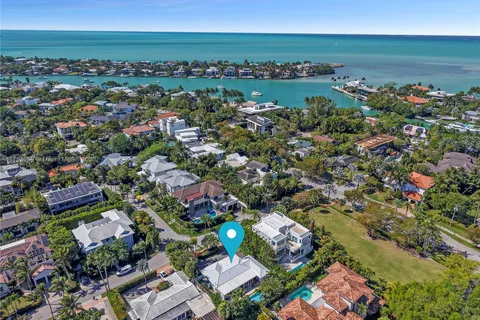 365 W Enid Dr, Key Biscayne FL 33149