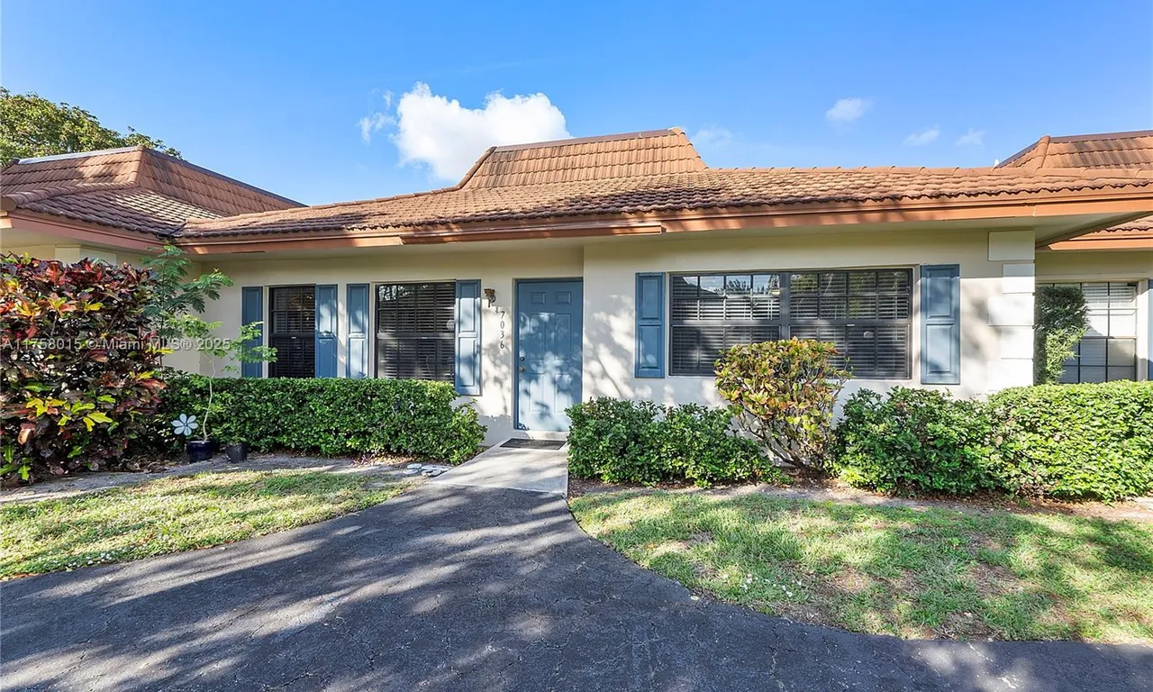 7036 SW 23rd St # 18, Davie FL 33317