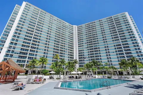 100 Bayview Dr # 2128, Sunny Isles Beach FL 33160