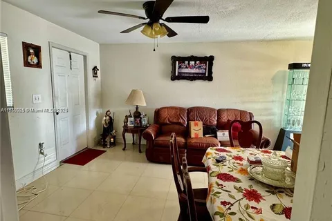430 SW 6th St # 1, Homestead FL 33030