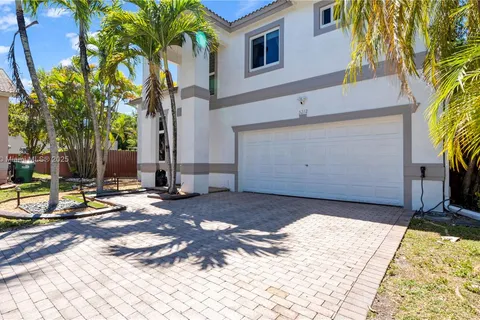 5212 NW 108th PL, Doral FL 33178