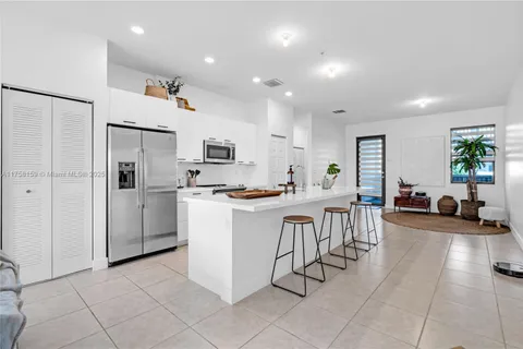 8175 NW 104th Ave # 28, Doral FL 33178