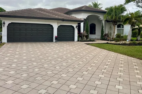 5044 NW 113th Ave, Coral Springs FL 33076