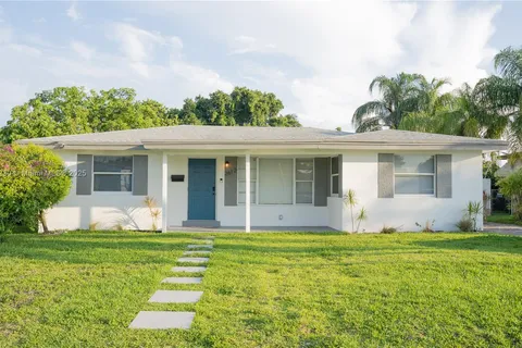 2612 Rodman St, Hollywood FL 33020