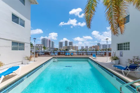462 Golden Isles Dr # 207, Hallandale Beach FL 33009