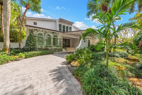 7233 Los Pinos Blvd, Coral Gables FL 33143