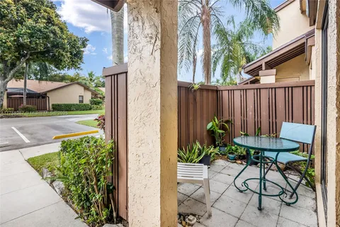 3952 Cocoplum Cir, Coconut Creek FL 33063