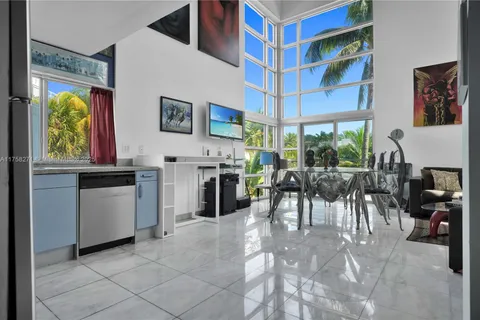 7700 Collins Ave # 5, Miami Beach FL 33141