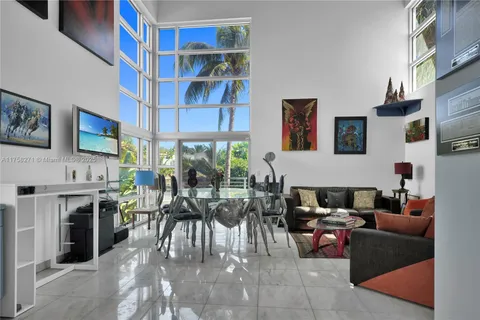 7700 Collins Ave # 5, Miami Beach FL 33141