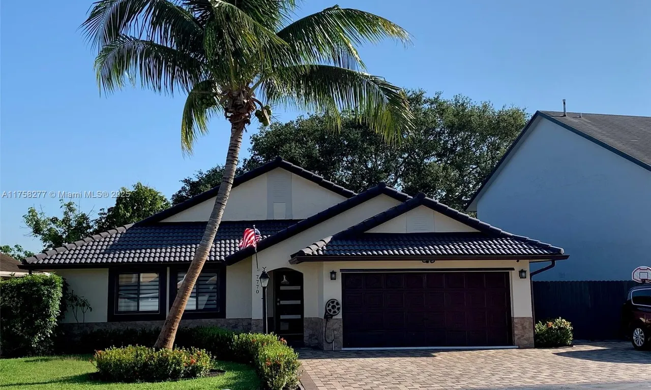 7770 NW 189th St, Hialeah FL 33015