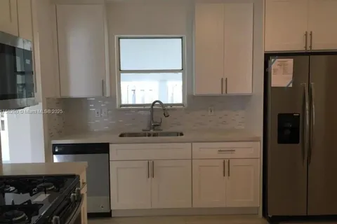 320 SW 7th Ct., Hallandale Beach FL 33009