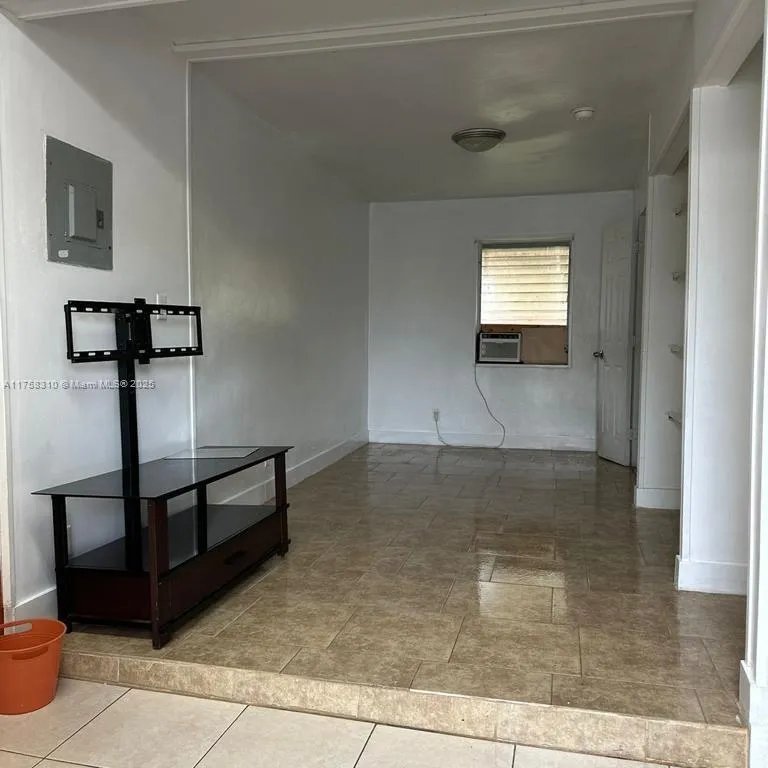 7305 NW 17th Ct # D, Miami FL 33147