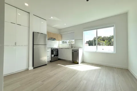 2855 Royal Palm Ave # 3, Miami Beach FL 33140