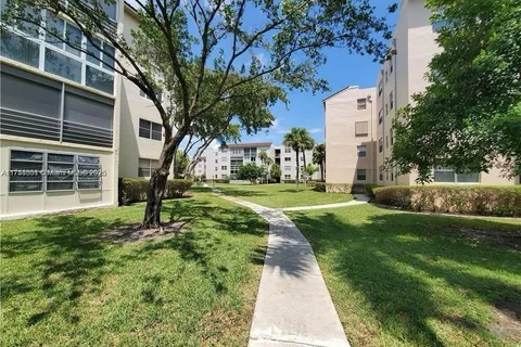 2821 Somerset Dr # 209, Lauderdale Lakes FL 33311
