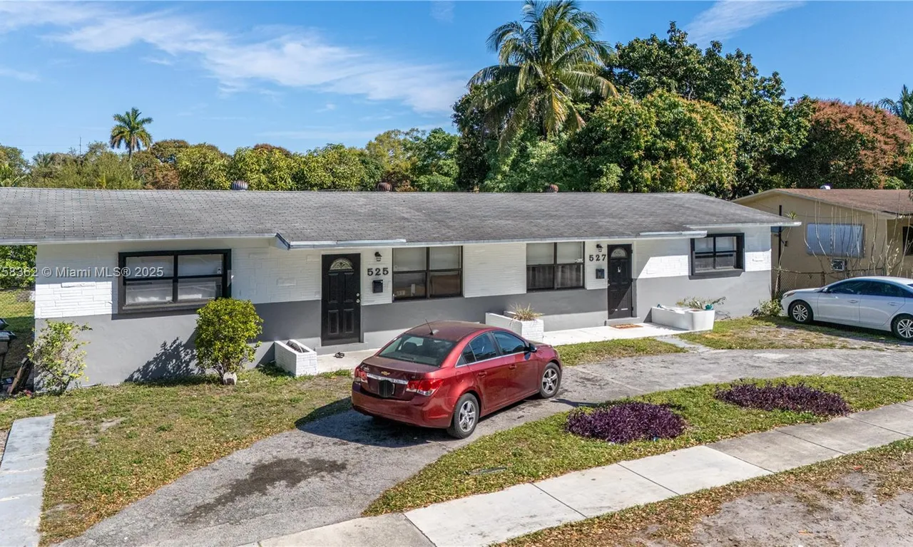 525 NE 132nd Ter, North Miami FL 33161