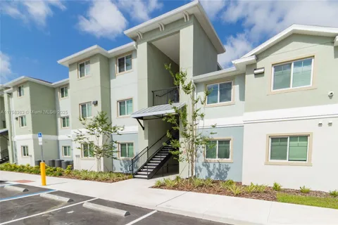 8205 Tanager Square # 308, New Port Richey FL 34655
