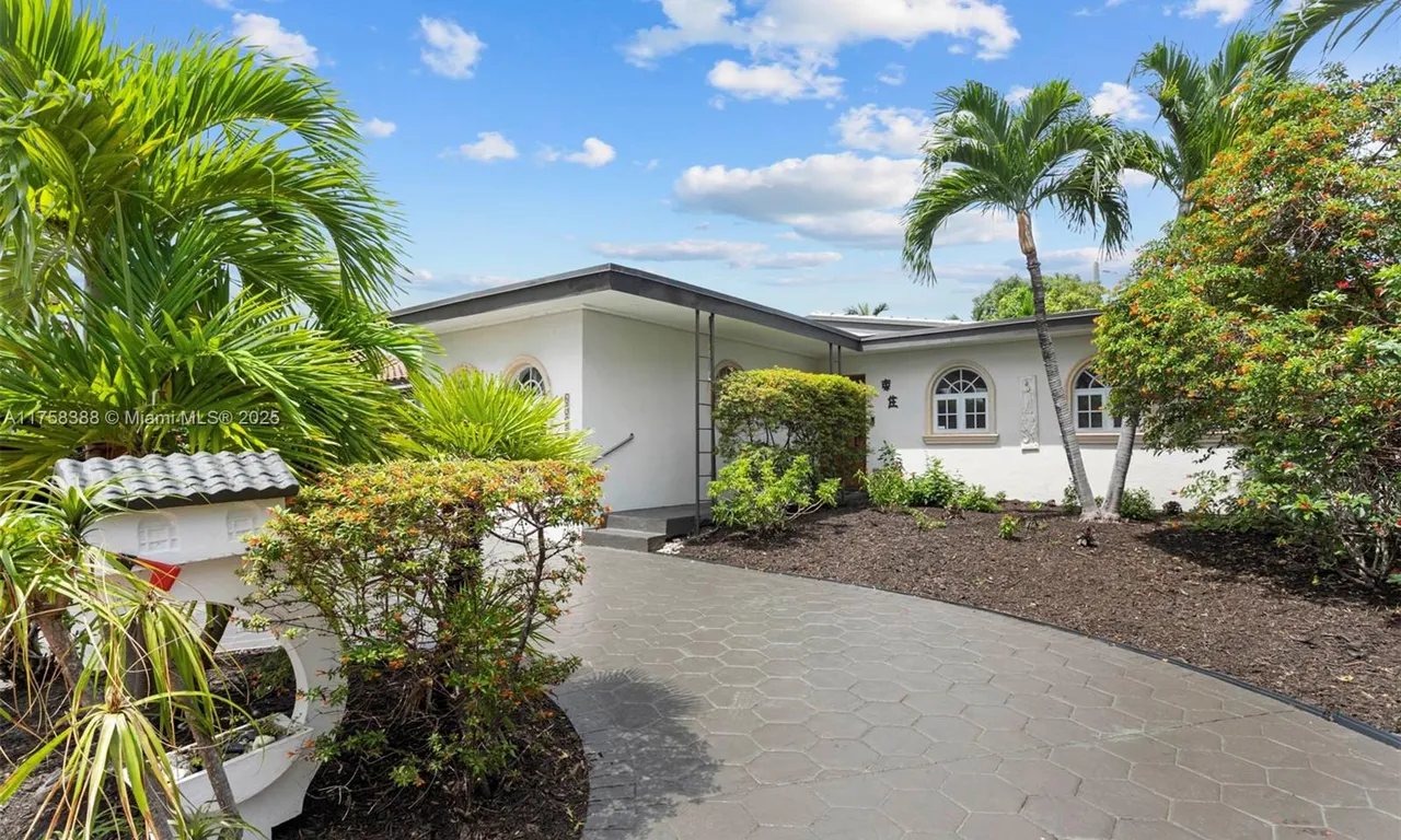 6921 Trouville Esplanade, Miami Beach FL 33141