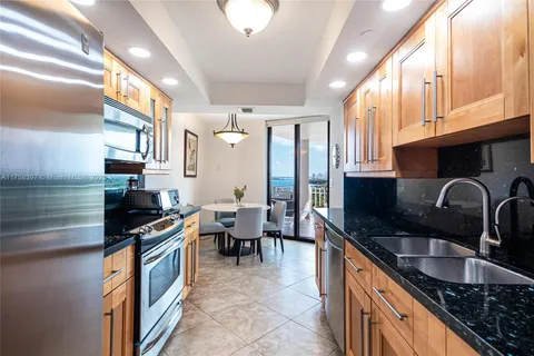 2000 Towerside Ter # 1608, Miami FL 33138