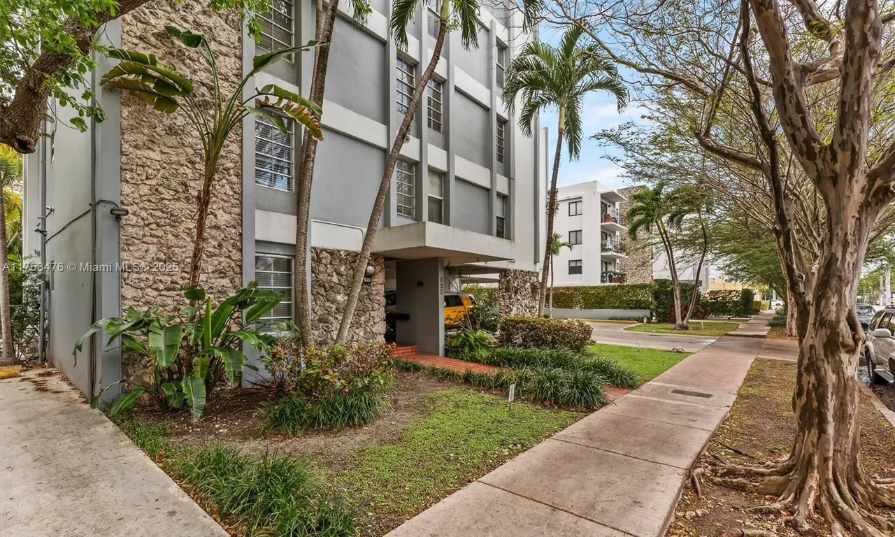 820 Salzedo St # 303, Coral Gables FL 33134