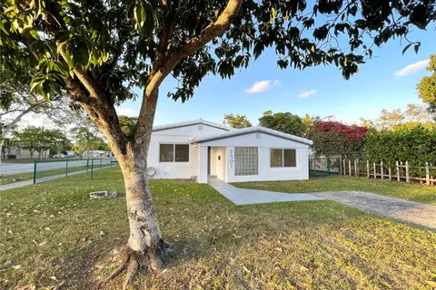 1501 NE 173rd St, North Miami Beach FL 33162