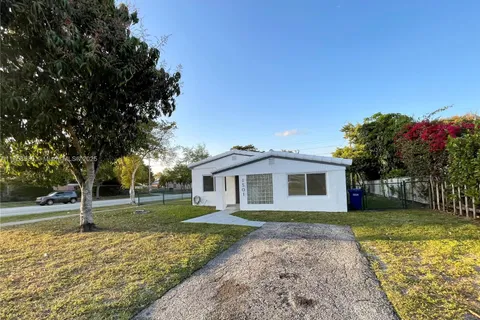 1501 NE 173rd St, North Miami Beach FL 33162