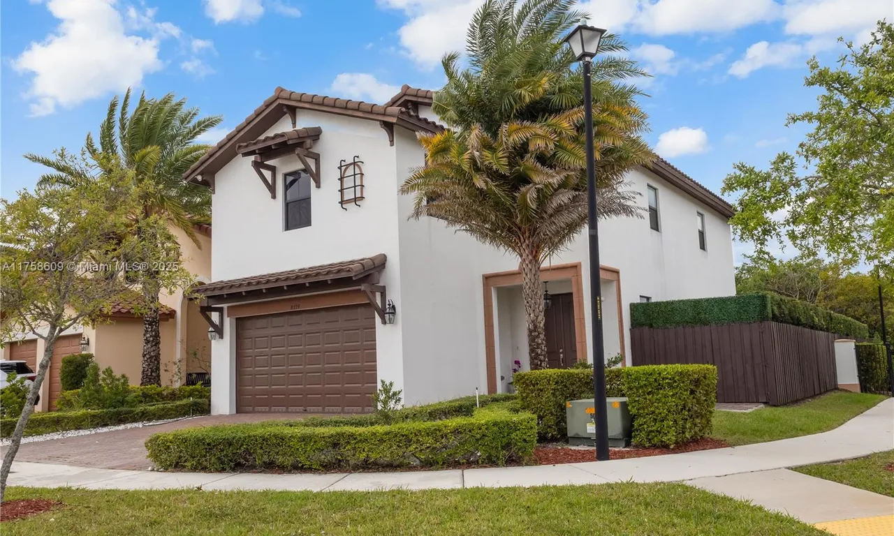 8774 NW 103rd Ave, Doral FL 33178