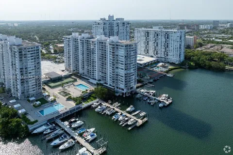 18051 Biscayne Blvd # 203, Aventura FL 33160